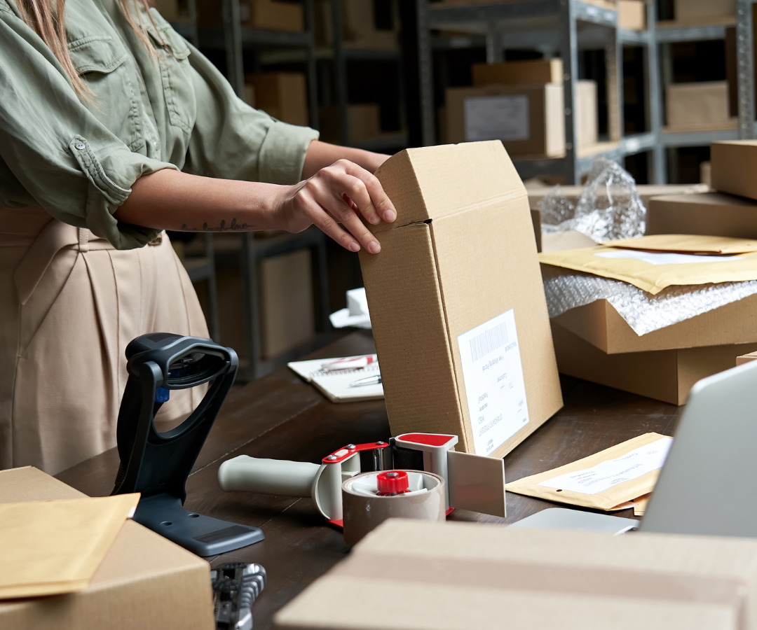 Imballaggio prodotti per shopify, amazon, ebay, spedizioni rapide in 24/48 ore lavorative e contrassegno pagato il giorno successivo.